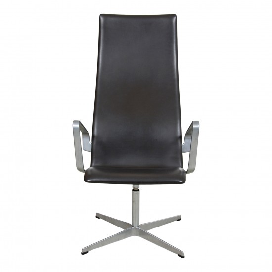 Arne Jacobsen Oxford Lounge chair in original brown leather